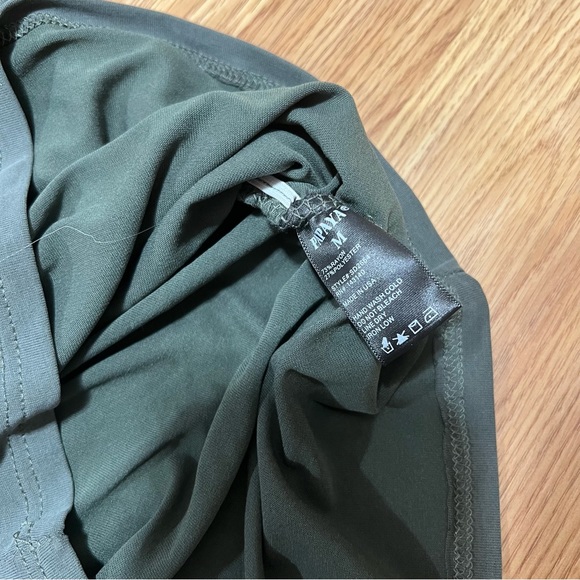 New papaya olive green ruched dress medium - Picture 3 of 3